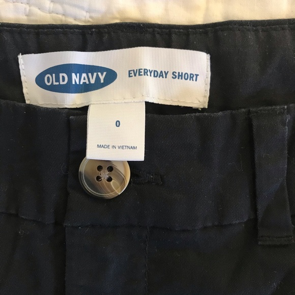 Black shorts - Picture 3 of 3